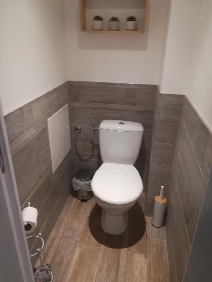 Saint-Maixent-lʼÉcole Appartement Calme מראה חיצוני תמונה