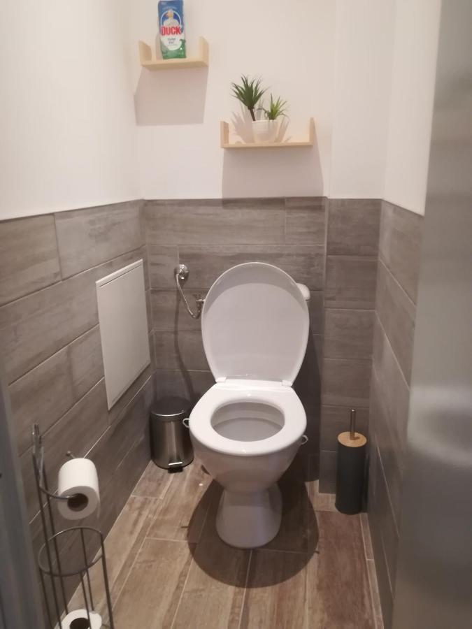 Saint-Maixent-lʼÉcole Appartement Calme מראה חיצוני תמונה