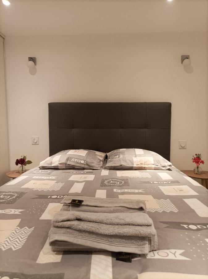 Saint-Maixent-lʼÉcole Appartement Calme מראה חיצוני תמונה